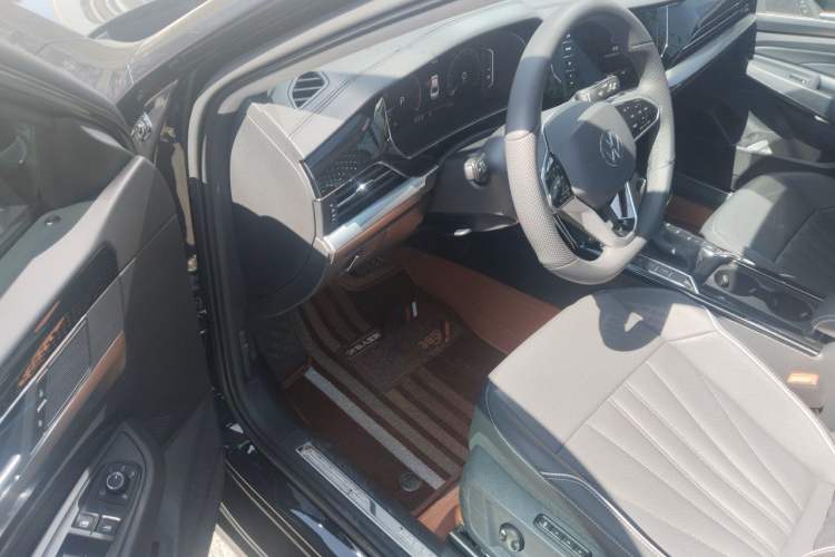 Used Volkswagen Passat 2024 380TSI Dragon Glory Edition Driver Seat