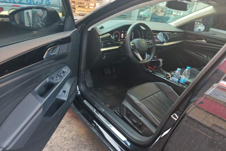 Used Volkswagen Passat 2024 330TSI Elite Edition Driver Seat