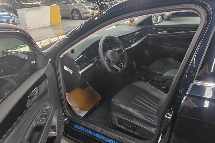 Used Volkswagen Passat 2024 380TSI Dragon Edition Driver Seat