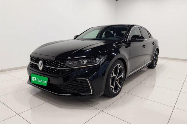 Ojetý Volkswagen Passat 2024 380TSI Starry Elite Edition