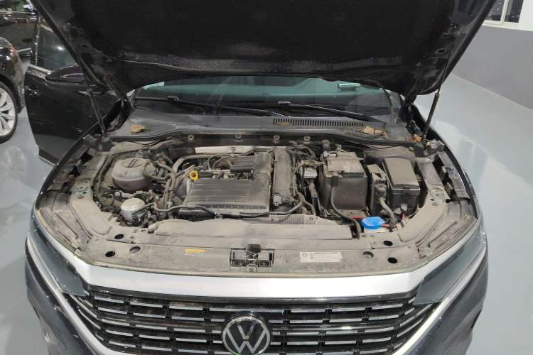 Used Volkswagen Passat 2024 280TSI Business Edition Engine Bay