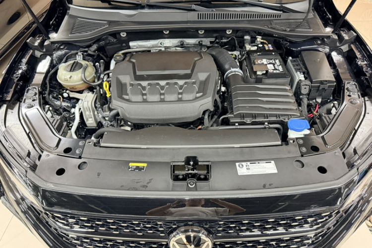 Used Volkswagen Passat 2024 380TSI Starry Dragon Edition Engine Bay