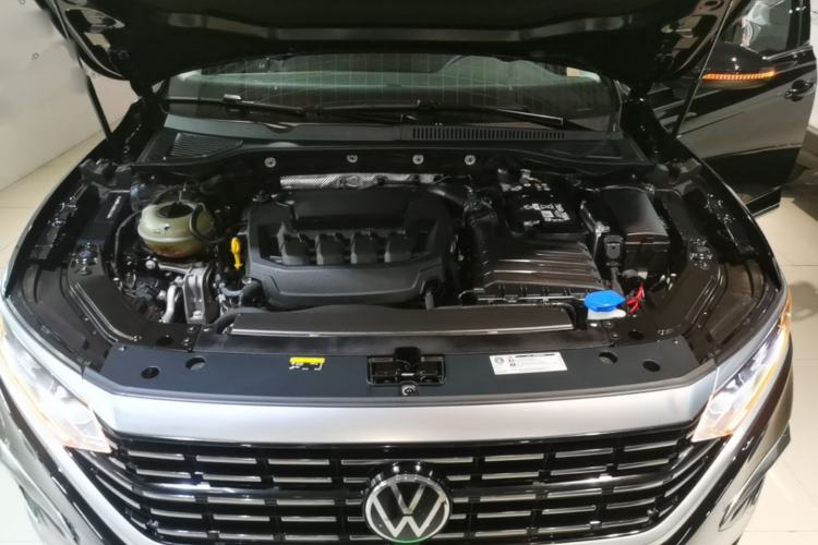 Used Volkswagen Passat 2024 330TSI Elite Edition Engine Bay