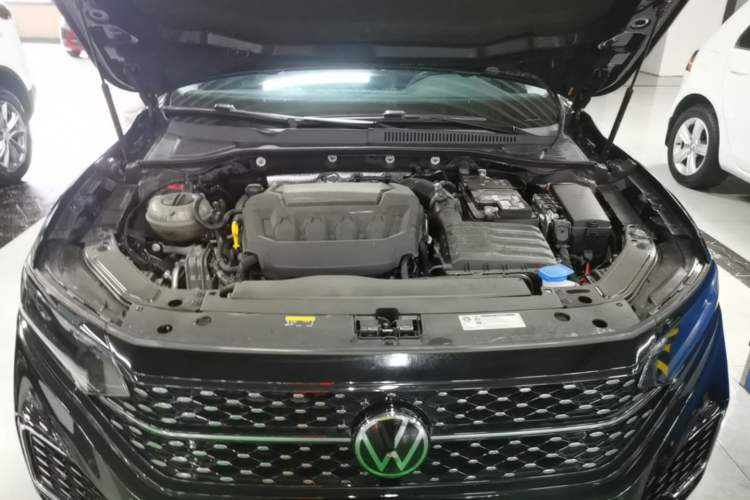 Used Volkswagen Passat 2024 330TSI Starry Elite Edition Engine Bay