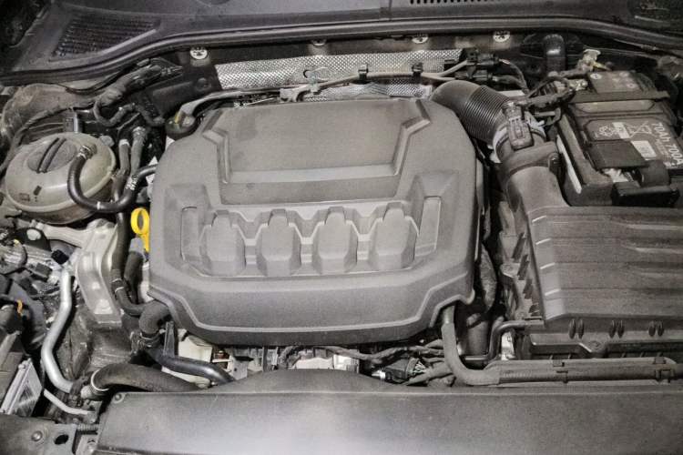 Used Volkswagen Passat 2024 330TSI Elite Edition Engine Bay