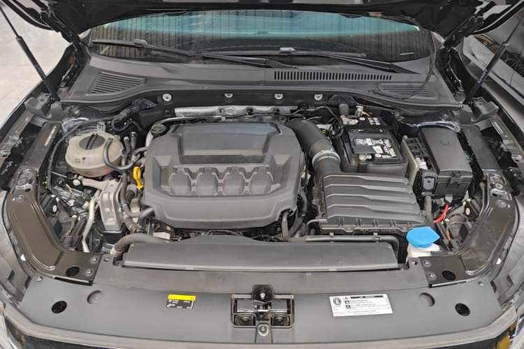 Used Volkswagen Passat 2024 380TSI Starry Dragon Edition Engine Bay