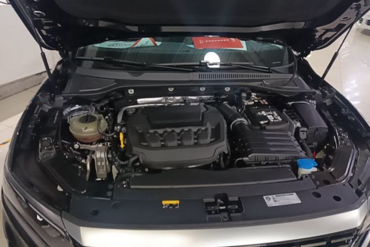 Used Volkswagen Passat 2024 380TSI Dragon Glory Edition Engine Bay