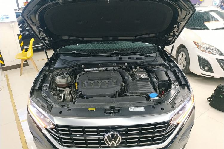 Used Volkswagen Passat 2024 380TSI Dragon Edition Engine Bay