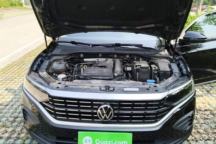 Used Volkswagen Passat 2024 280TSI Business Edition Engine Bay