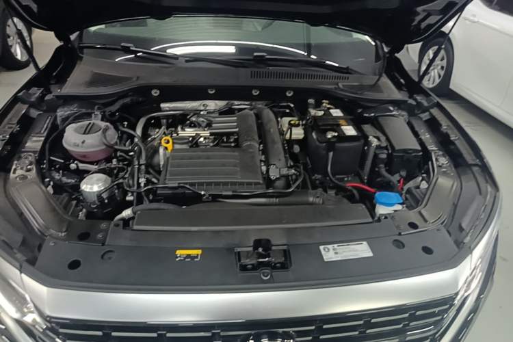 Used Volkswagen Passat 2024 280TSI Business Edition Engine Bay