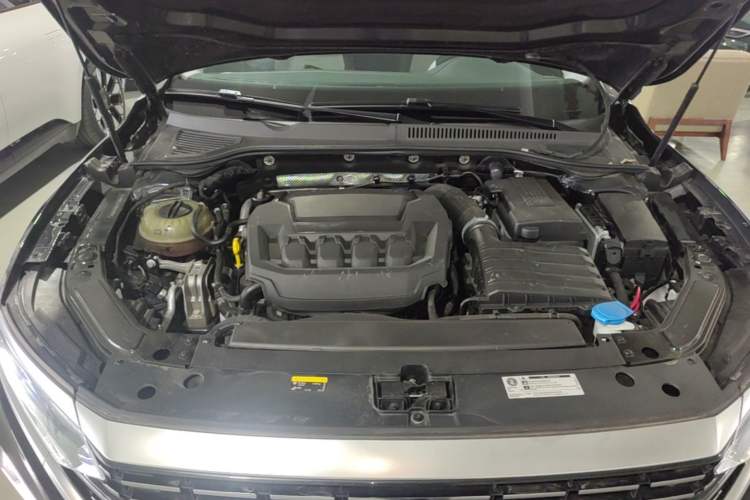 Used Volkswagen Passat 2024 380TSI Dragon Edition Engine Bay