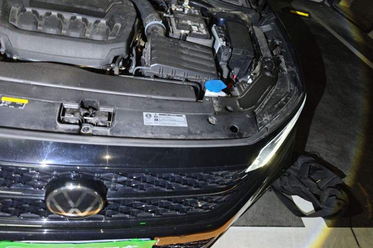 Used Volkswagen Passat 2024 380TSI Starry Dragon Edition Engine Bay Left
