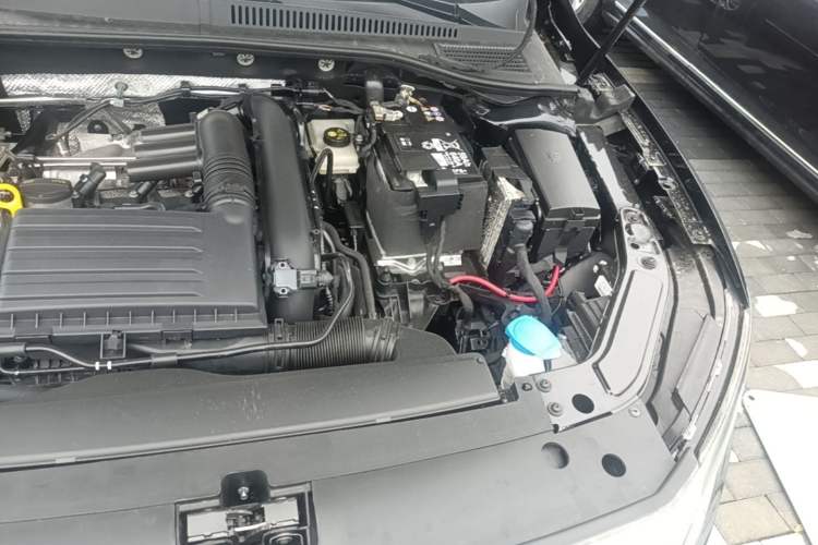 Used Volkswagen Passat 2024 280TSI Business Edition Engine Bay Left