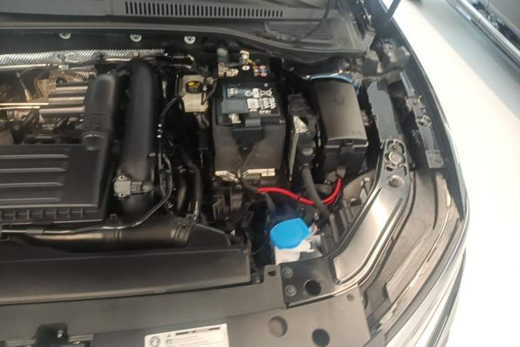 Used Volkswagen Passat 2024 280TSI Business Edition Engine Bay Left