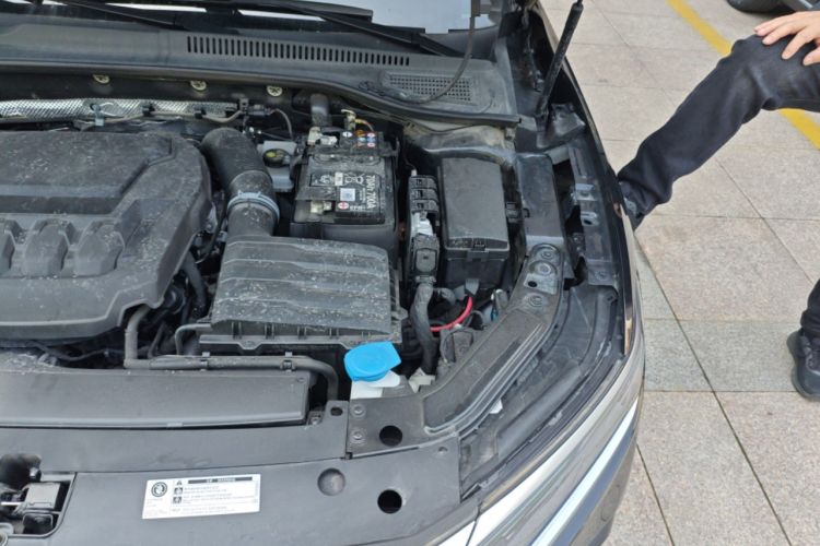 Used Volkswagen Passat 2024 380TSI Dragon Glory Edition Engine Bay Left