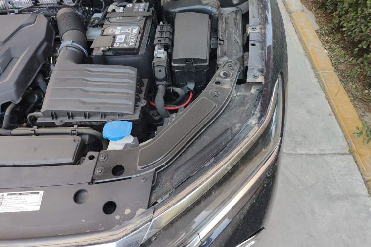 Used Volkswagen Passat 2024 380TSI Starry Dragon Edition Engine Bay Left