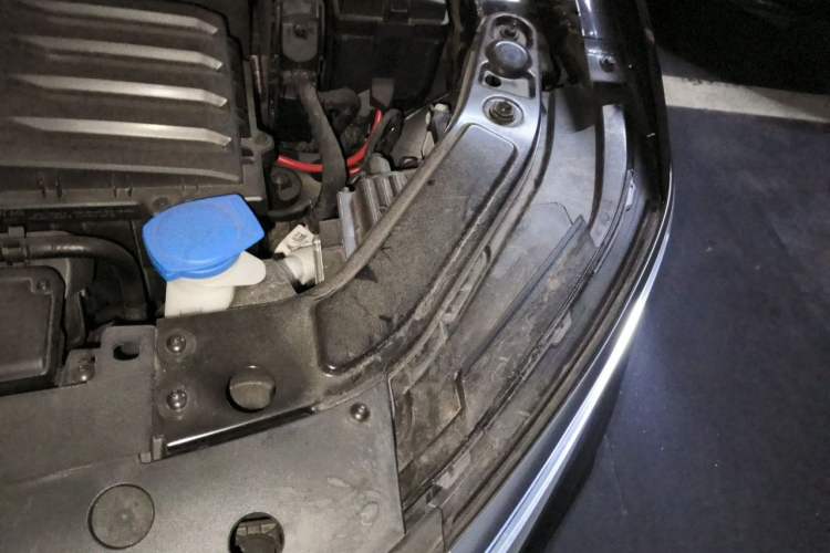 Used Volkswagen Passat 2024 330TSI Elite Edition Engine Bay Left