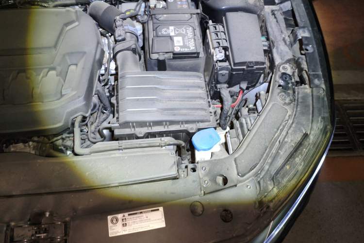 Used Volkswagen Passat 2024 330TSI Elite Edition Engine Bay Left