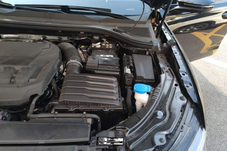 Used Volkswagen Passat 2024 380TSI Flagship Edition Engine Bay Left