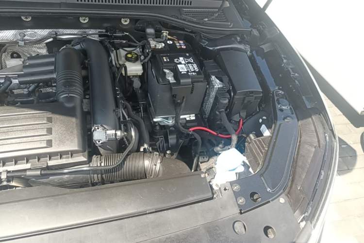 Used Volkswagen Passat 2024 280TSI Business Edition Engine Bay Left