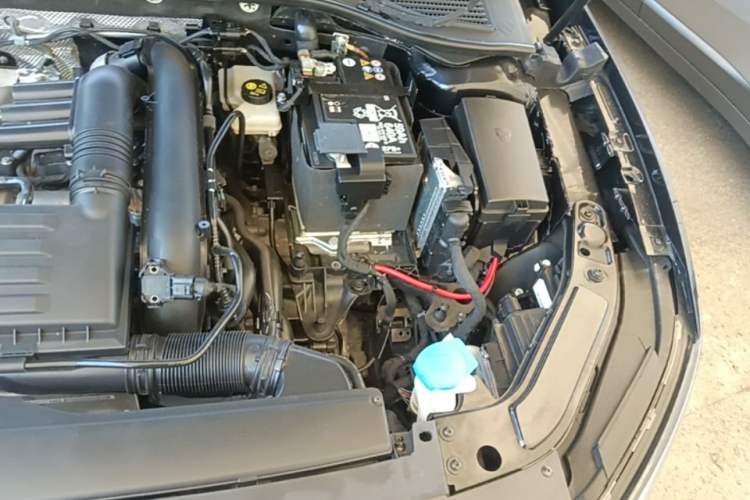 Used Volkswagen Passat 2024 280TSI Business Edition Engine Bay Left