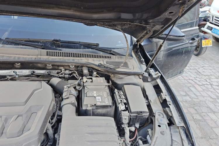 Used Volkswagen Passat 2024 330TSI Elite Edition Engine Bay Left