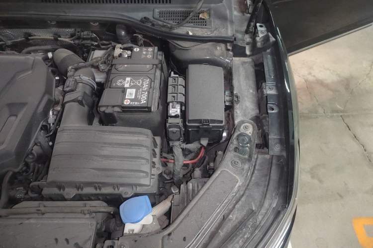 Used Volkswagen Passat 2024 330TSI Elite Edition Engine Bay Left