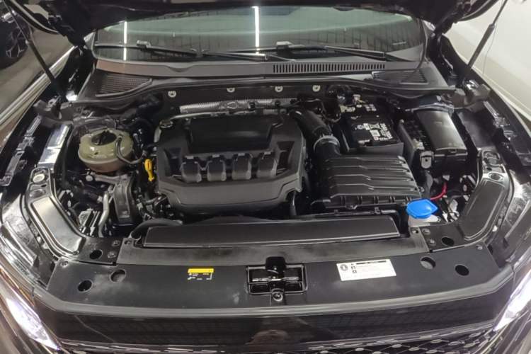 Used Volkswagen Passat 2024 380TSI Starry Dragon Edition Engine Bay
