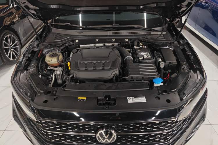 Used Volkswagen Passat 2024 380TSI Starry Elite Edition Engine Bay