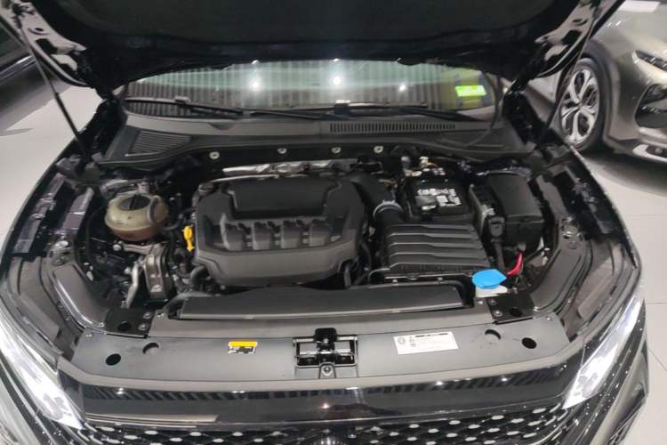 Used Volkswagen Passat 2024 380TSI Starry Dragon Edition Engine Bay