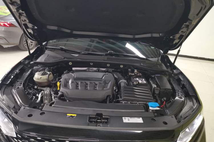 Used Volkswagen Passat 2024 380TSI Starry Dragon Edition Engine Bay