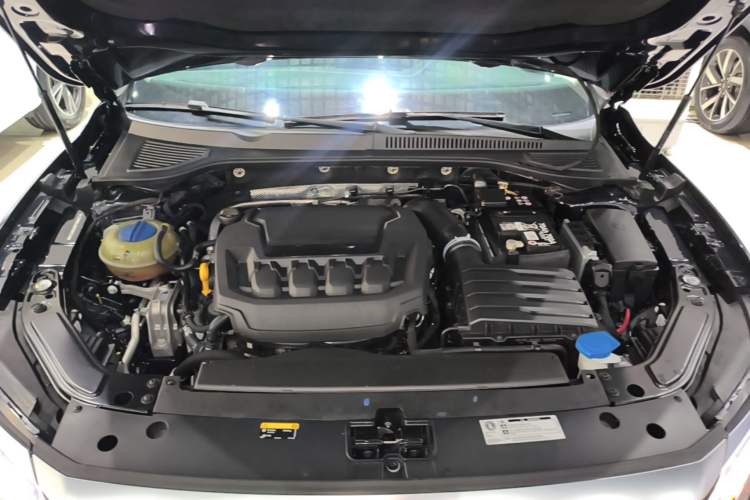Used Volkswagen Passat 2024 380TSI Dragon Edition Engine Bay