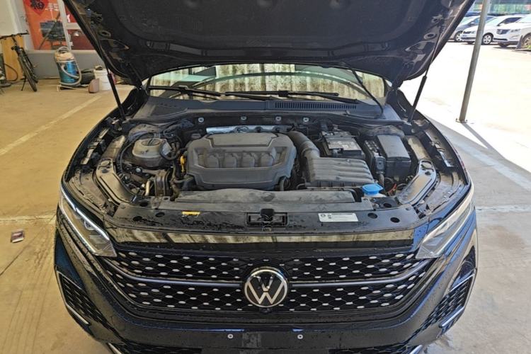 Used Volkswagen Passat 2024 380TSI Starry Dragon Edition Engine Bay