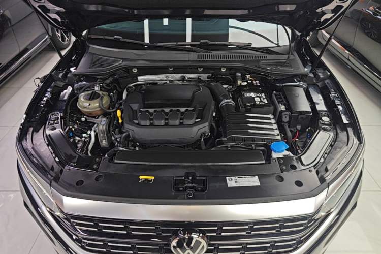 Used Volkswagen Passat 2024 380TSI Dragon Glory Edition Engine Bay