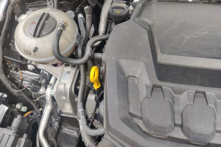 Used Volkswagen Passat 2024 330TSI Elite Edition Engine Bay Right