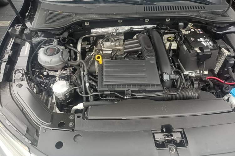 Used Volkswagen Passat 2024 280TSI Business Edition Engine Bay Right