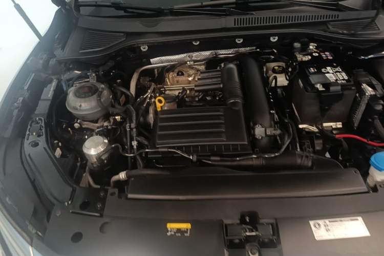 Used Volkswagen Passat 2024 280TSI Business Edition Engine Bay Right
