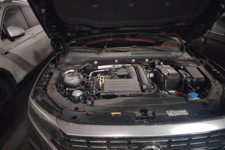 Used Volkswagen Passat 2024 280TSI Elite Edition Engine Bay Right