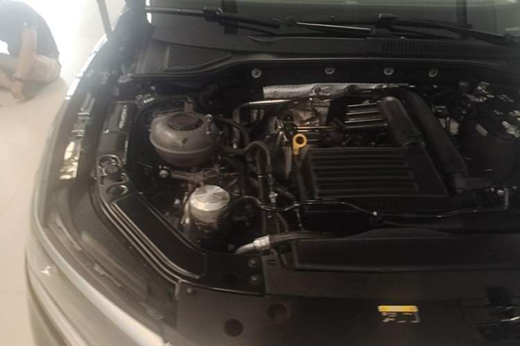 Used Volkswagen Passat 2024 280TSI Business Edition Engine Bay Right