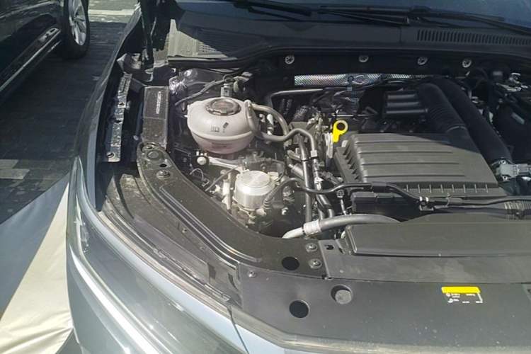 Used Volkswagen Passat 2024 280TSI Business Edition Engine Bay Right