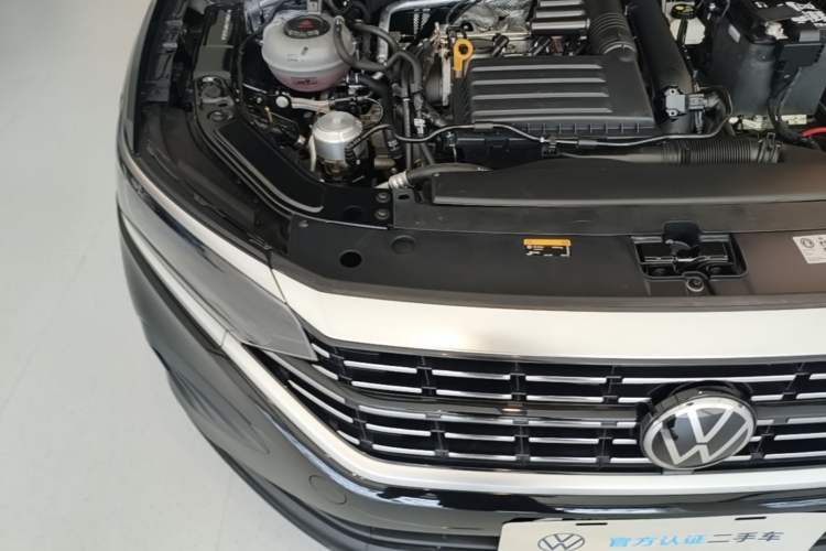Used Volkswagen Passat 2024 280TSI Business Edition Engine Bay Right
