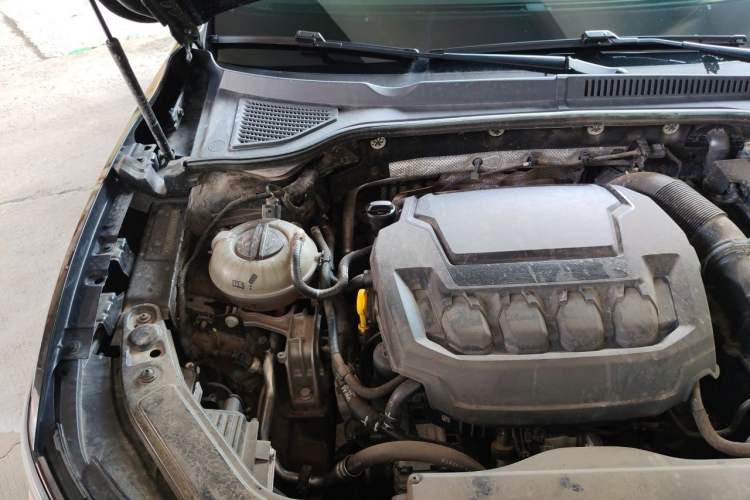 Used Volkswagen Passat 2024 380TSI Starry Dragon Edition Engine Bay Right