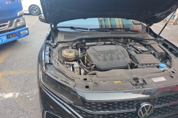 Used Volkswagen Passat 2024 330TSI Elite Edition Engine Bay Right