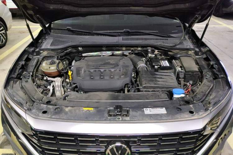 Used Volkswagen Passat 2024 380TSI Dragon Edition Engine Bay