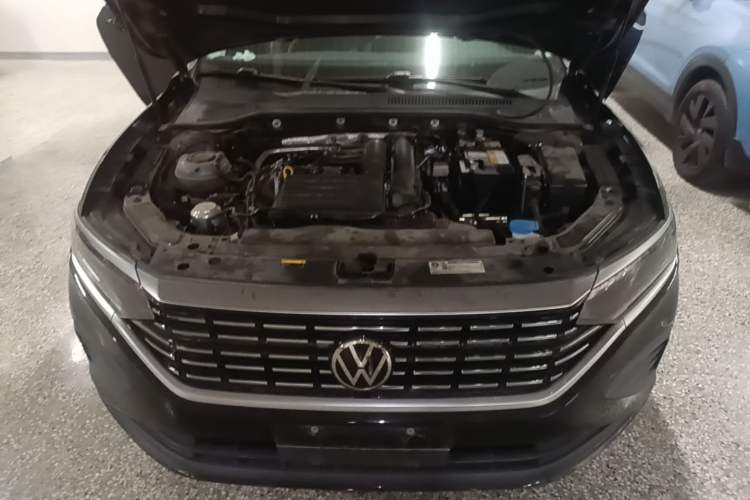 Used Volkswagen Passat 2024 280TSI Business Edition Engine Bay
