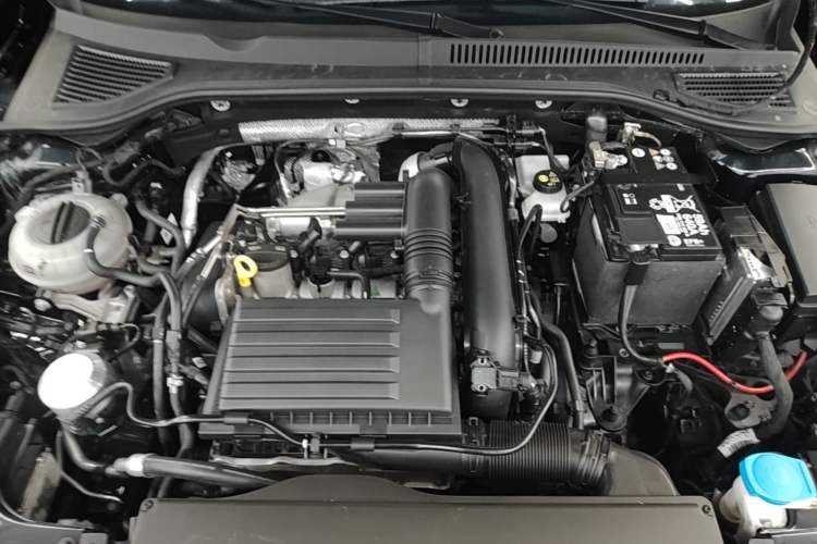 Used Volkswagen Passat 2024 280TSI Business Edition Engine Bay