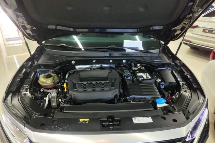 Used Volkswagen Passat 2024 330TSI Elite Edition Engine Bay