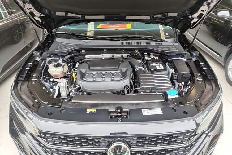 Used Volkswagen Passat 2024 380TSI Starry Luxury Edition Engine Bay