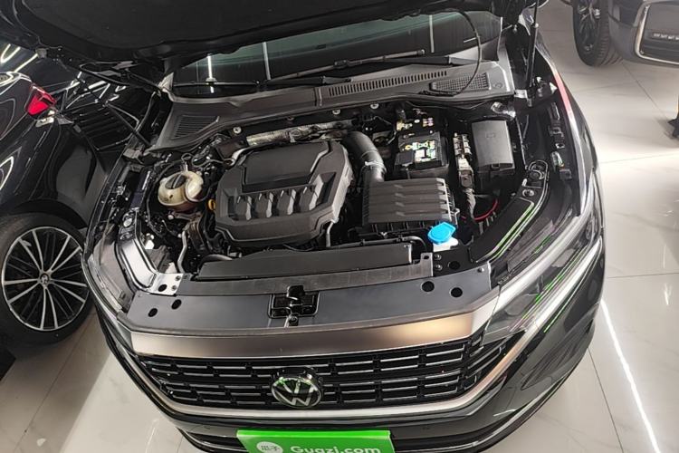 Used Volkswagen Passat 2024 380TSI Dragon Edition Engine Bay