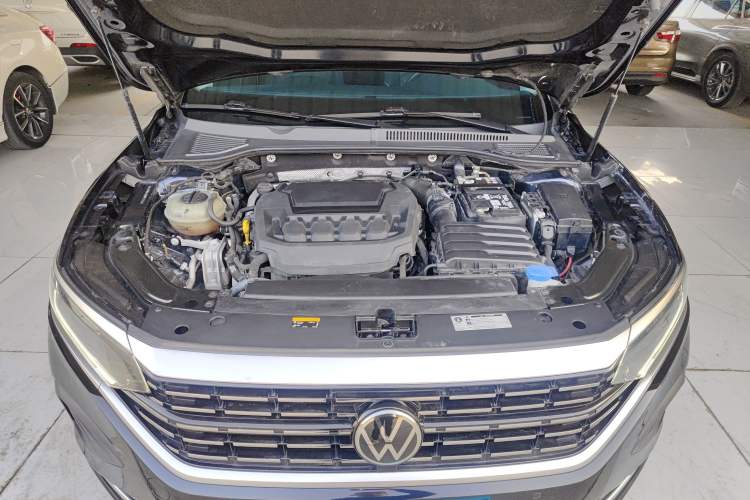 Used Volkswagen Passat 2024 330TSI Elite Edition Engine Bay